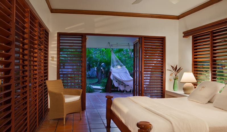 Couples Swept Away-Atrium Room_2_438